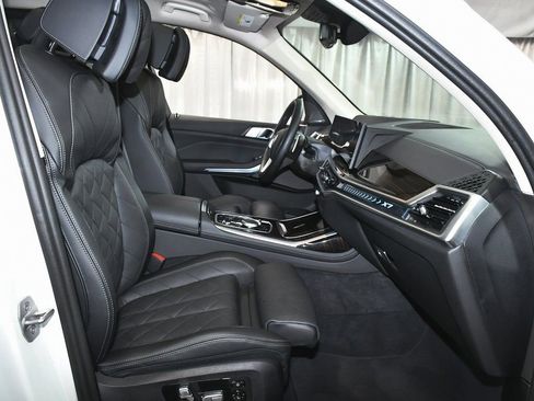 Used 2026 BMW X7 xDrive40i image 77