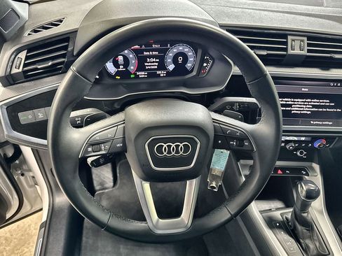 Used 2025 Audi Q3 2.0T Premium image 17