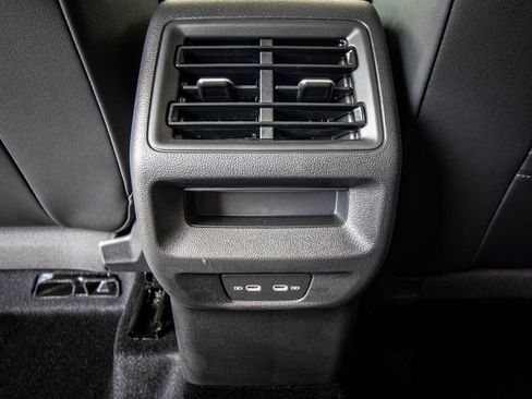 New 2026 Volkswagen Tiguan SE R-Line FWD image 28