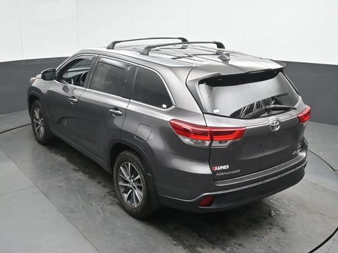 Used 2017 Toyota Highlander AWD V6 image 32
