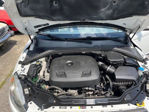 Used 2017 Volvo XC60 T5 FWD image 21