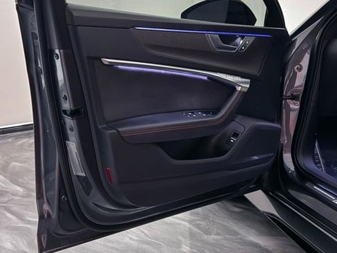 Used 2022 Audi RS 6 w/ Executive Package image 18