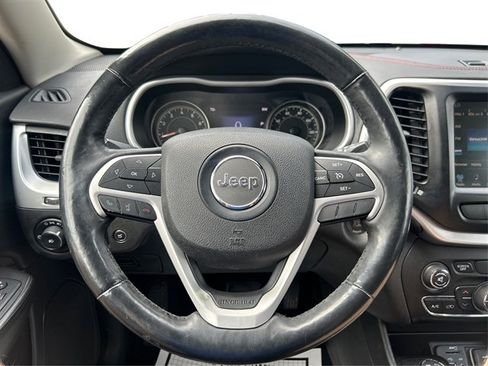Used 2014 Jeep Cherokee Trailhawk w/ Comfort/Convenience Group AWD/4WD image 28