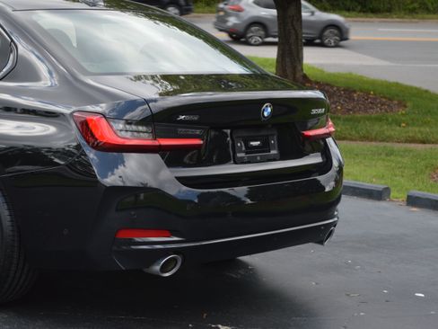 Certified 2023 BMW 330i xDrive Sedan w/ Premium Package AWD/4WD image 3