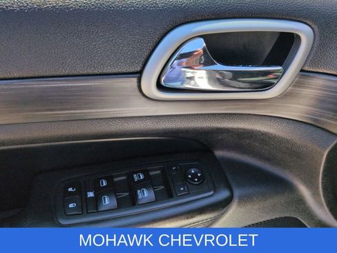 Used 2019 Jeep Grand Cherokee Altitude AWD/4WD image 24