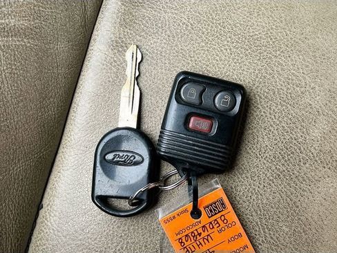 Used 2008 Ford F350 4x4 Crew Cab DRW Super Duty image 10