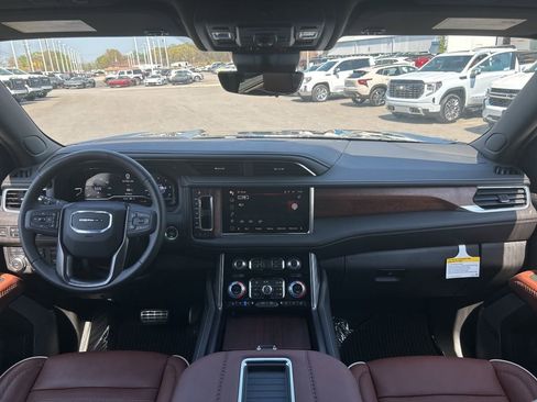 Used 2023 GMC Yukon Denali Ultimate AWD/4WD image 14