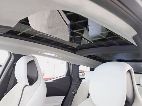 Used 2023 Fisker Ocean Extreme image 32