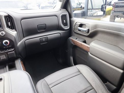 Used 2021 GMC Sierra 3500 Denali w/ Denali Black Diamond Edition image 21