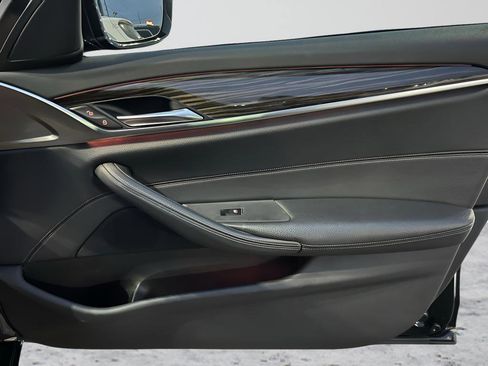 Used 2018 BMW 540i xDrive image 30