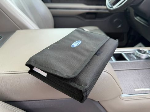 Used 2018 Ford Expedition Limited image 28