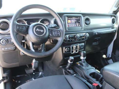 Used 2023 Jeep Wrangler Unlimited AWD/4WD image 16