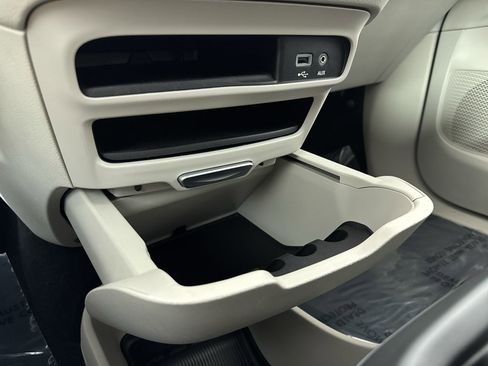 Used 2017 Chrysler Pacifica Touring-L image 34