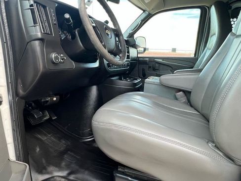 Used 2013 Chevrolet Express 2500 RWD image 9
