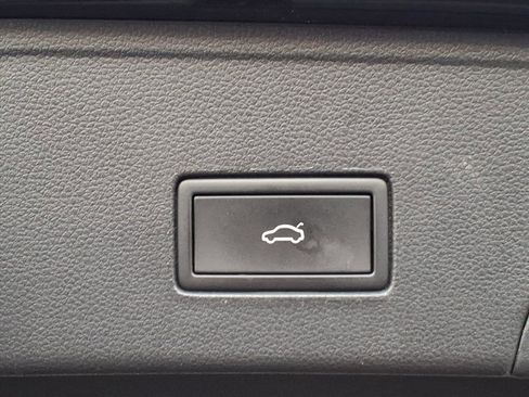 Certified 2023 Volkswagen Atlas Cross Sport SE w/ Black Wheel Package image 9