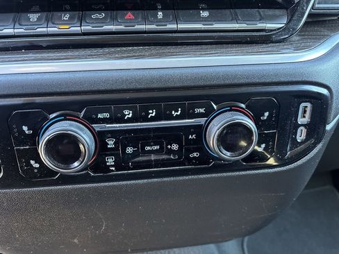 Used 2025 Chevrolet Silverado 2500 LT w/ Convenience Package image 19