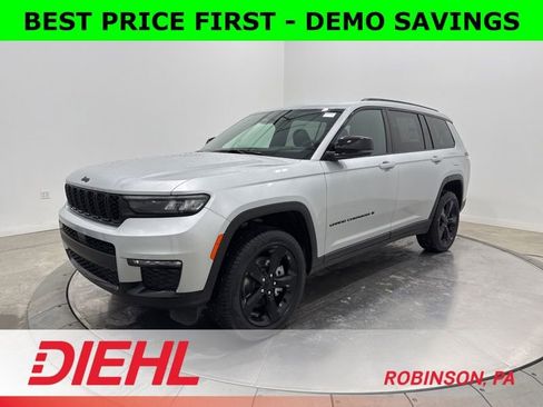 New 2025 Jeep Grand Cherokee L Limited w/ Black Appearance Package AWD/4WD image 3