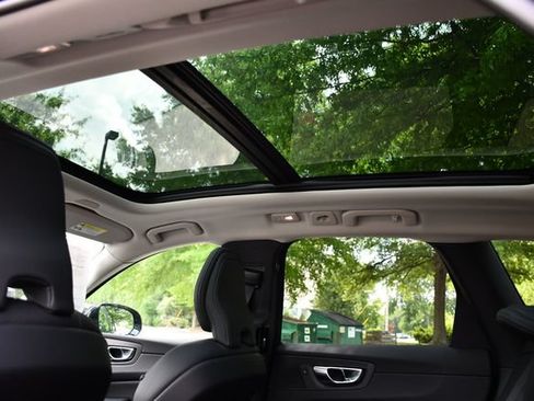 Used 2023 Volvo XC60 B5 Plus w/ Climate Package AWD/4WD image 25