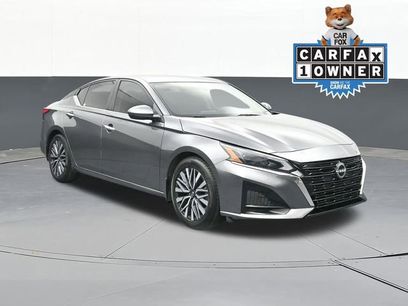 Used 2023 Nissan Altima 2.5 SV