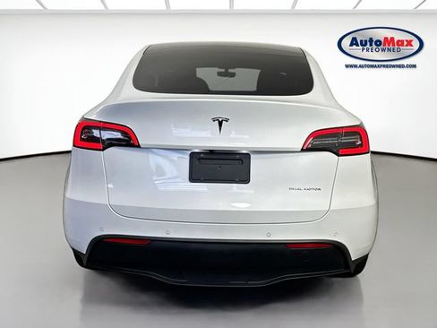 Used 2022 Tesla Model Y Long Range AWD/4WD image 8