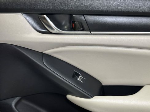 Used 2019 Honda Accord LX image 34
