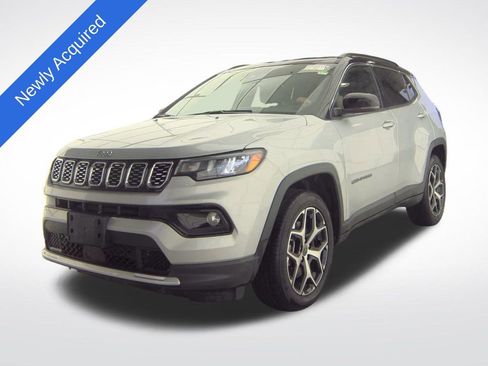 Used 2025 Jeep Compass Limited image 1
