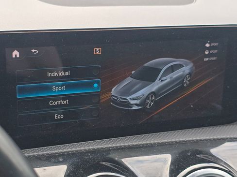 Used 2021 Mercedes-Benz CLA 250 4MATIC image 31