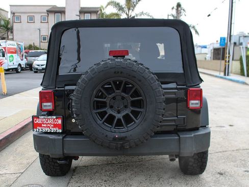 Used 2017 Jeep Wrangler Rubicon w/ Connectivity Group image 4