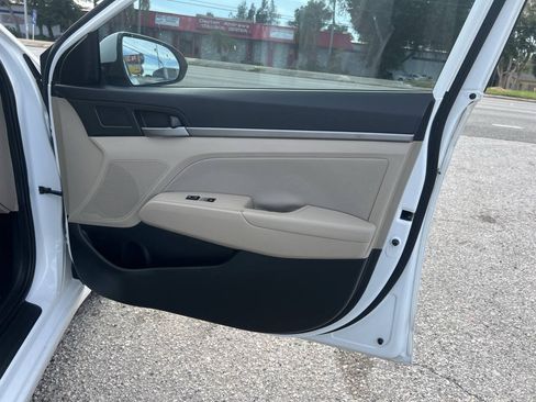 Used 2017 Hyundai Elantra Value Edition w/ Cargo Package FWD image 19