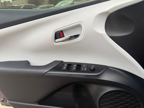 Used 2016 Toyota Prius Two FWD image 13
