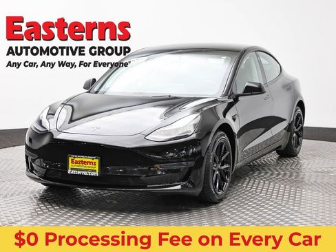 Used 2023 Tesla Model 3 Standard Range RWD image 1