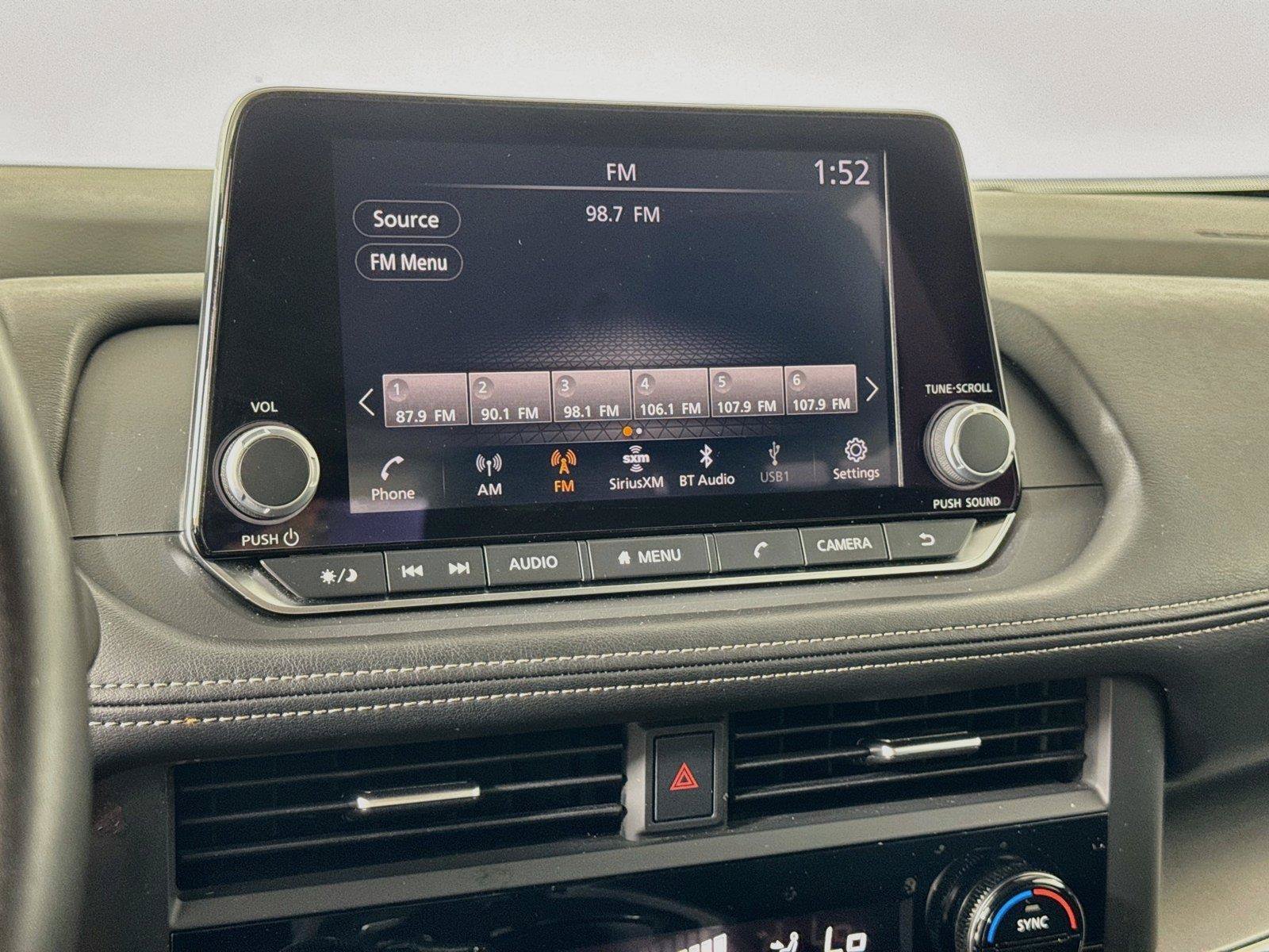 Used 2025 Nissan Rogue SV FWD image 14