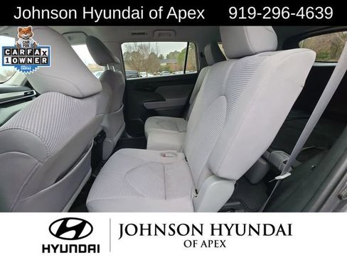 Used 2021 Toyota Highlander L image 26