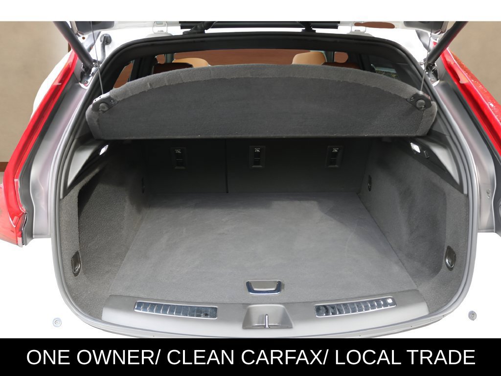 Used 2023 Cadillac XT4 Premium Luxury FWD image 16