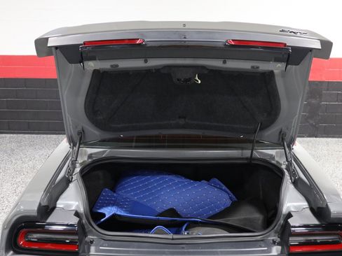 Used 2017 Dodge Challenger SRT image 30