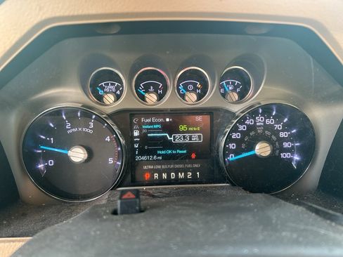 Used 2012 Ford F250 Lariat w/ Lariat Interior Pkg image 13