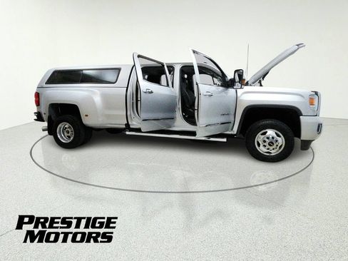 Used 2019 GMC Sierra 3500 Denali AWD/4WD image 15