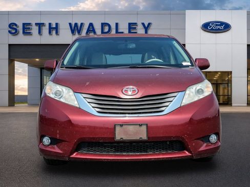 Used 2012 Toyota Sienna XLE FWD image 56