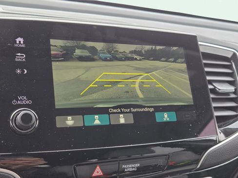 Used 2020 Honda Pilot Touring image 32