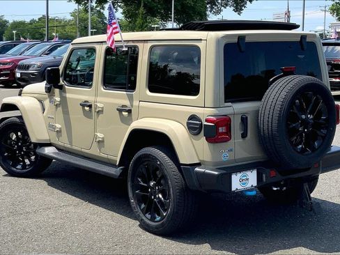 Certified 2022 Jeep Wrangler Unlimited Sahara w/ Cold Weather Group AWD/4WD image 11