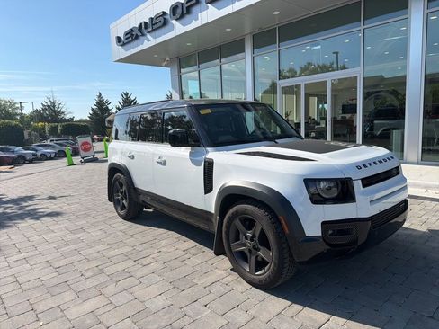 Used 2023 Land Rover Defender 110 X-Dynamic SE AWD/4WD image 4