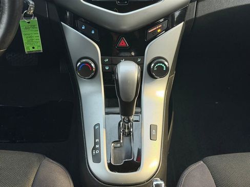 Used 2014 Chevrolet Cruze LT image 15