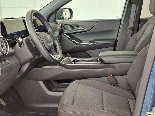 Used 2025 Chevrolet Equinox LT FWD image 23