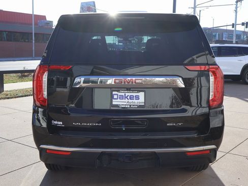 Used 2022 GMC Yukon SLT w/ SLT Premium Package image 4