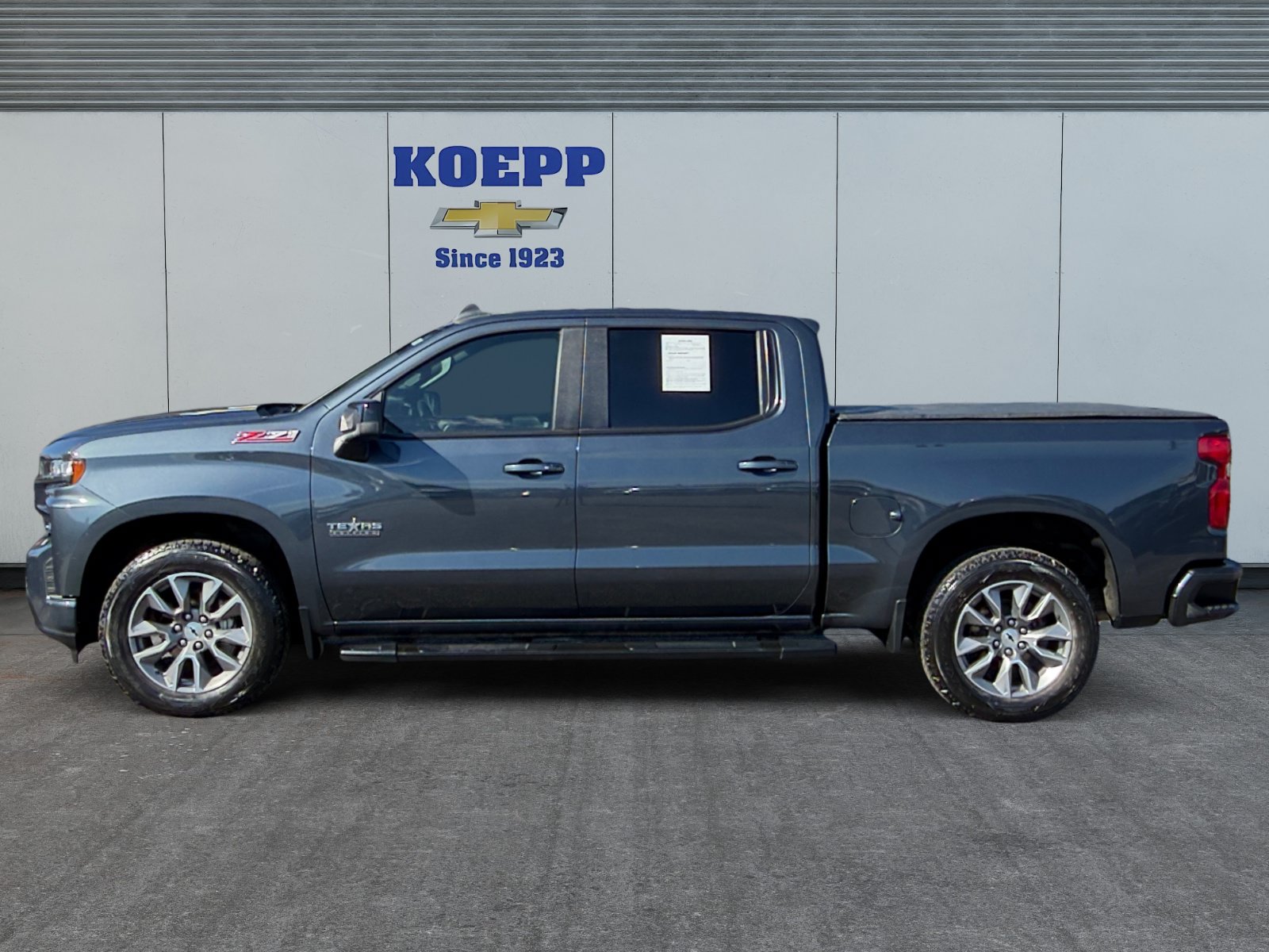 Used 2022 Chevrolet Silverado 1500 RST w/ Texas Edition Plus AWD/4WD image 2