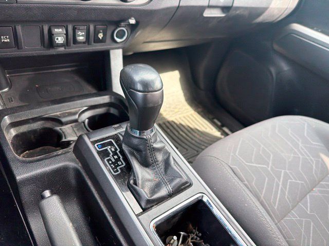 Used 2018 Toyota Tacoma TRD Off-Road AWD/4WD image 54