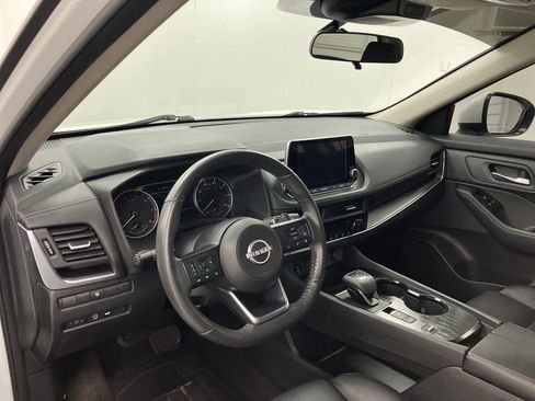 Used 2024 Nissan Rogue SV w/ SV Premium Package FWD image 14