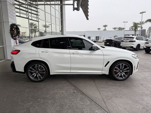 Used 2022 BMW X4 M40i w/ Premium Package image 3