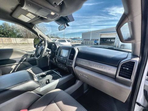 Used 2021 Ford F350 XLT w/ FX4 Off-Road Package image 27