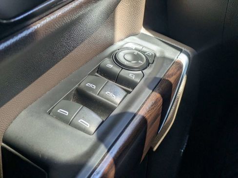 Used 2022 GMC Sierra 1500 SLT w/ SLT Premium Plus Package image 24